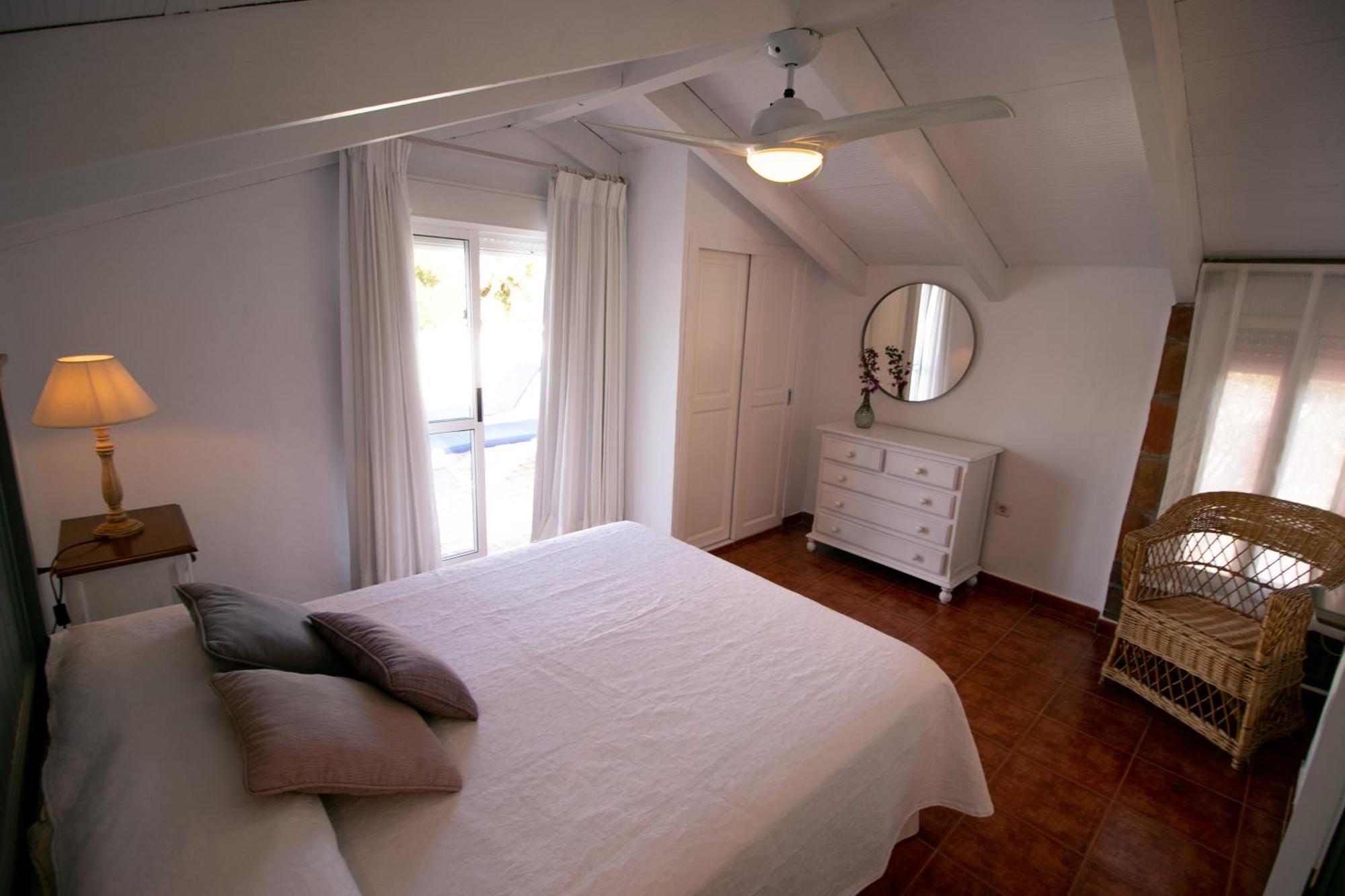 Casas Isabel * Zahora
