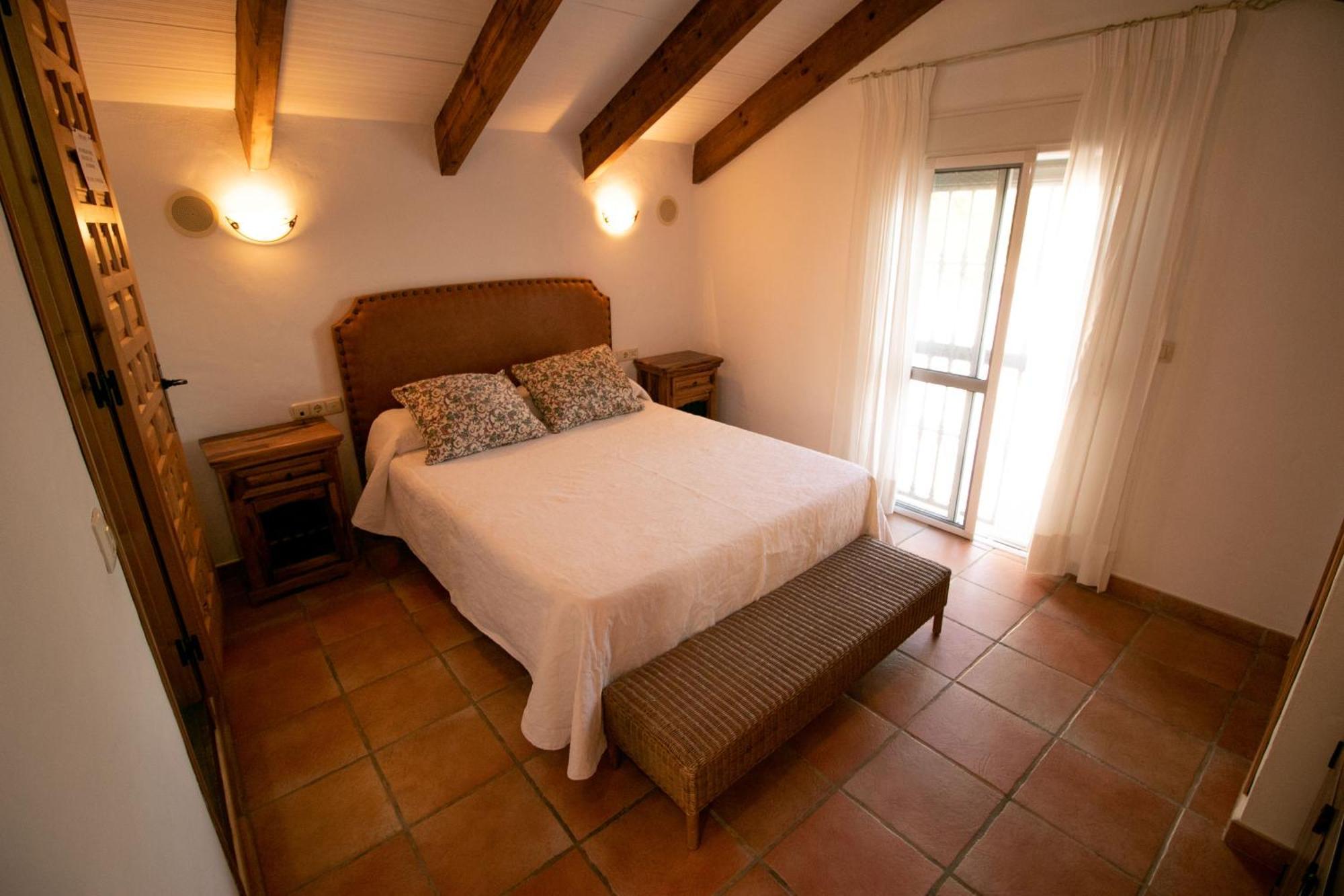 Casas Isabel * Zahora